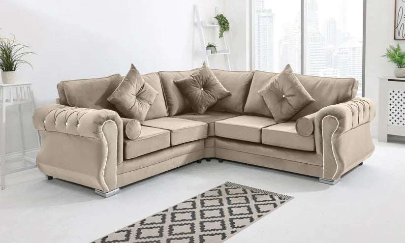 Venice Corner Fullback + Diamonds + Extra Cushions