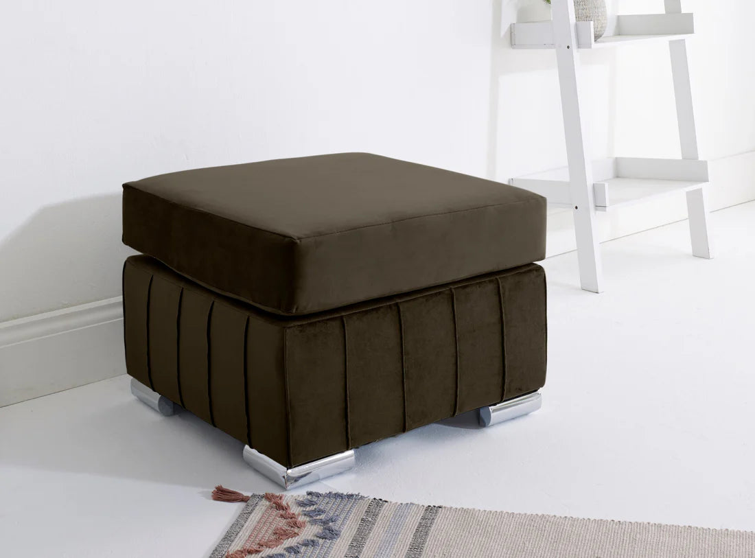 Layla Corner Fullback - 1c2 + Bolster / Buttoned Cushions