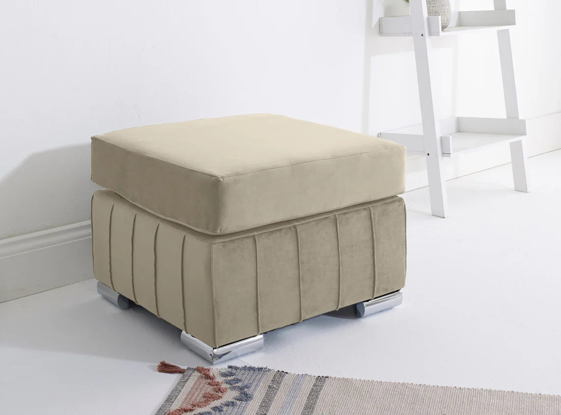 Layla Corner Fullback - 1c2 + Bolster / Buttoned Cushions