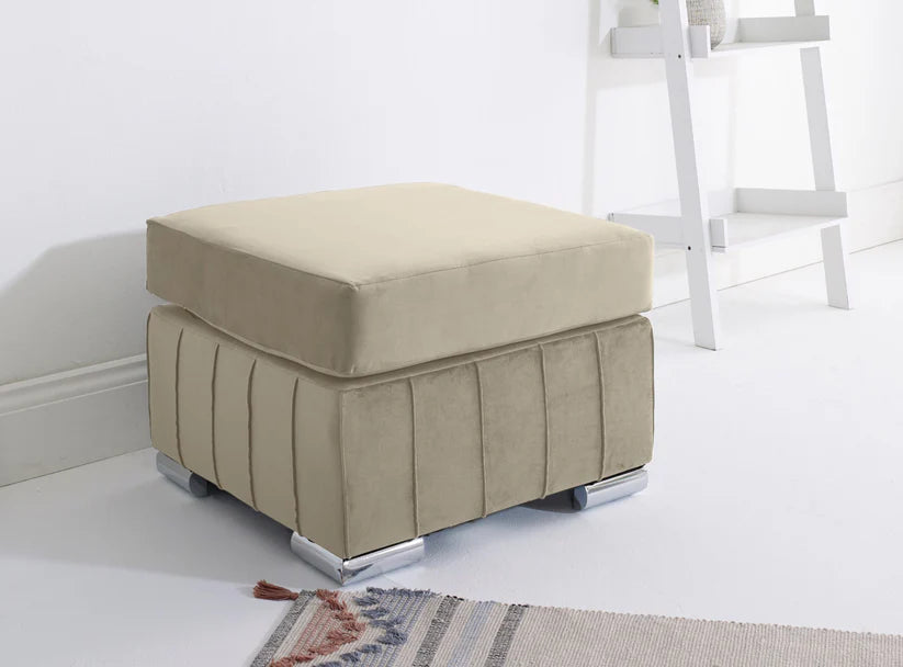 Layla Corner Fullback - 2c1 + Bolster / Buttoned Cushions