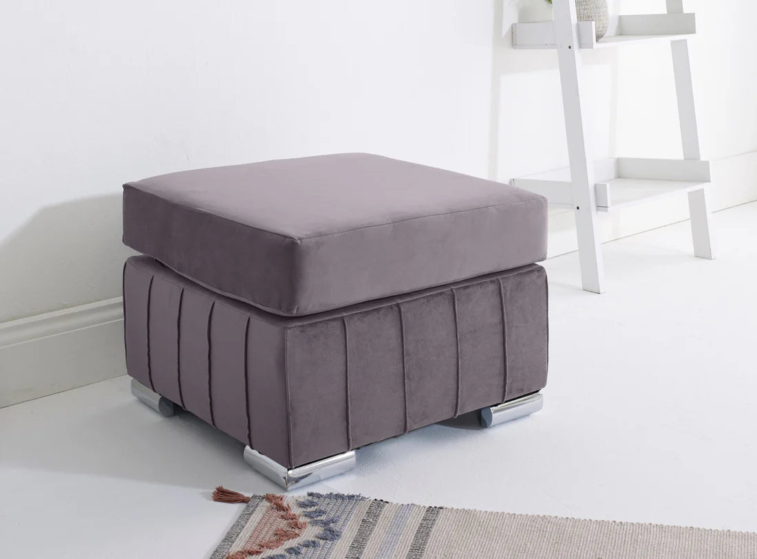 Layla Corner Fullback - 1c2 + Bolster / Buttoned Cushions