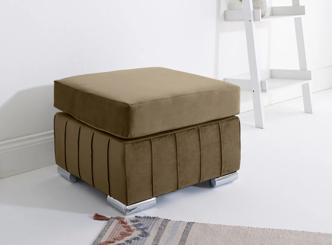 Layla Corner Fullback - 1c2 + Bolster / Buttoned Cushions