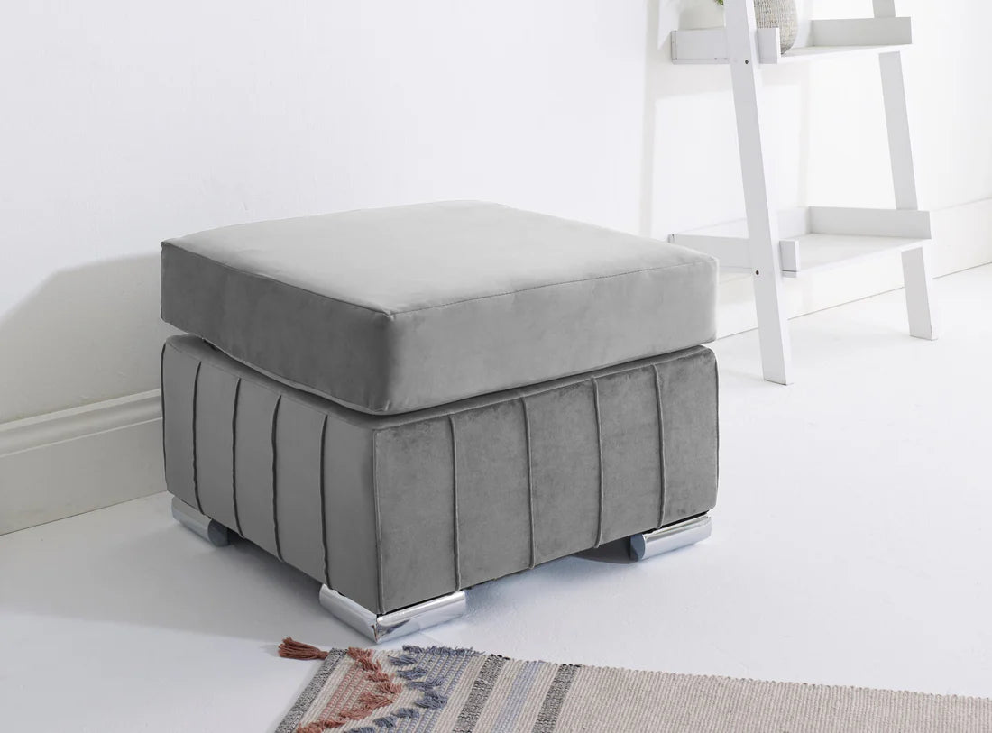 Layla Corner Fullback - 1c2 + Bolster / Buttoned Cushions