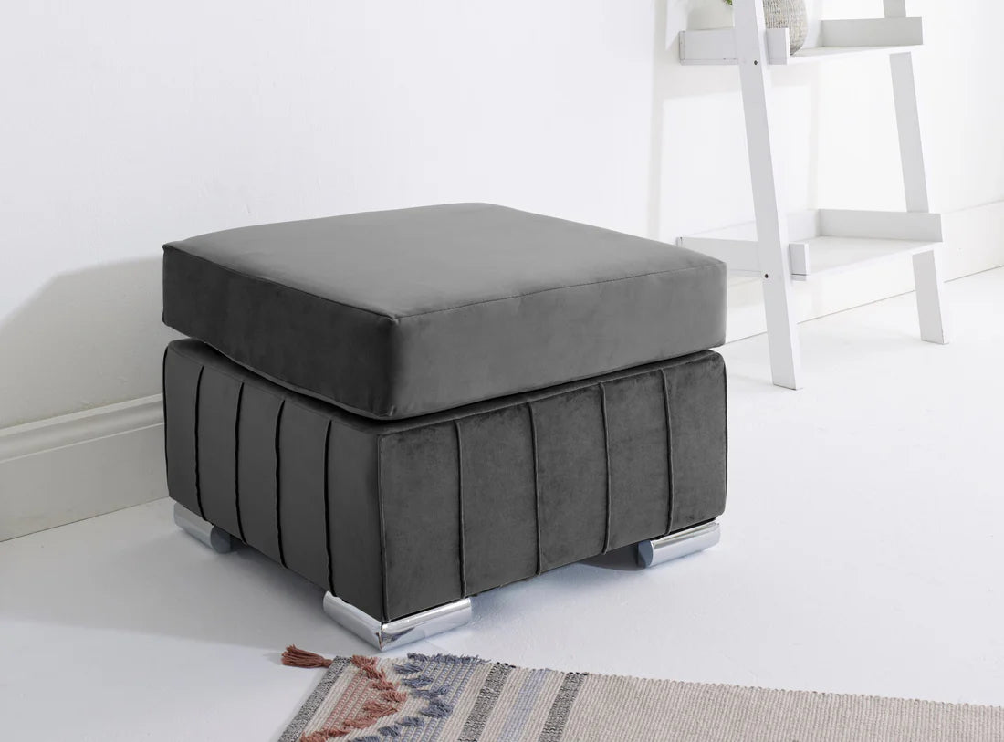 Layla Corner Fullback - 1c2 + Bolster / Buttoned Cushions