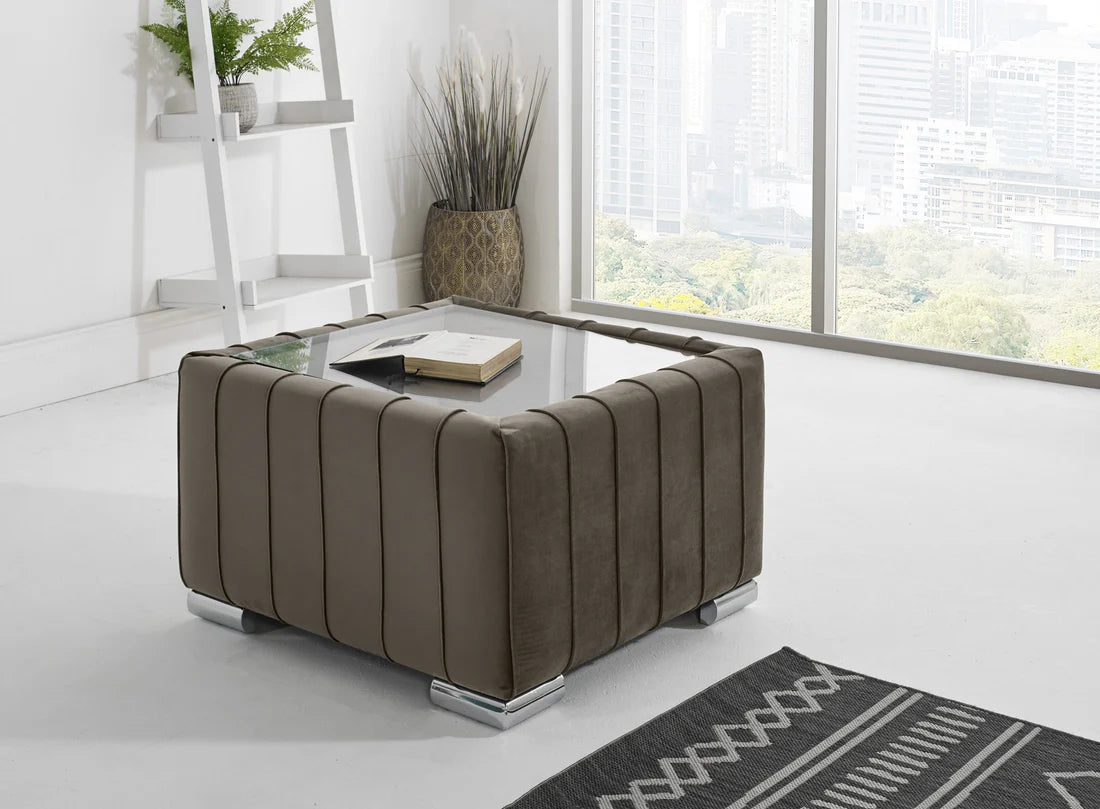 Layla Corner Fullback - 1c2 + Bolster / Buttoned Cushions