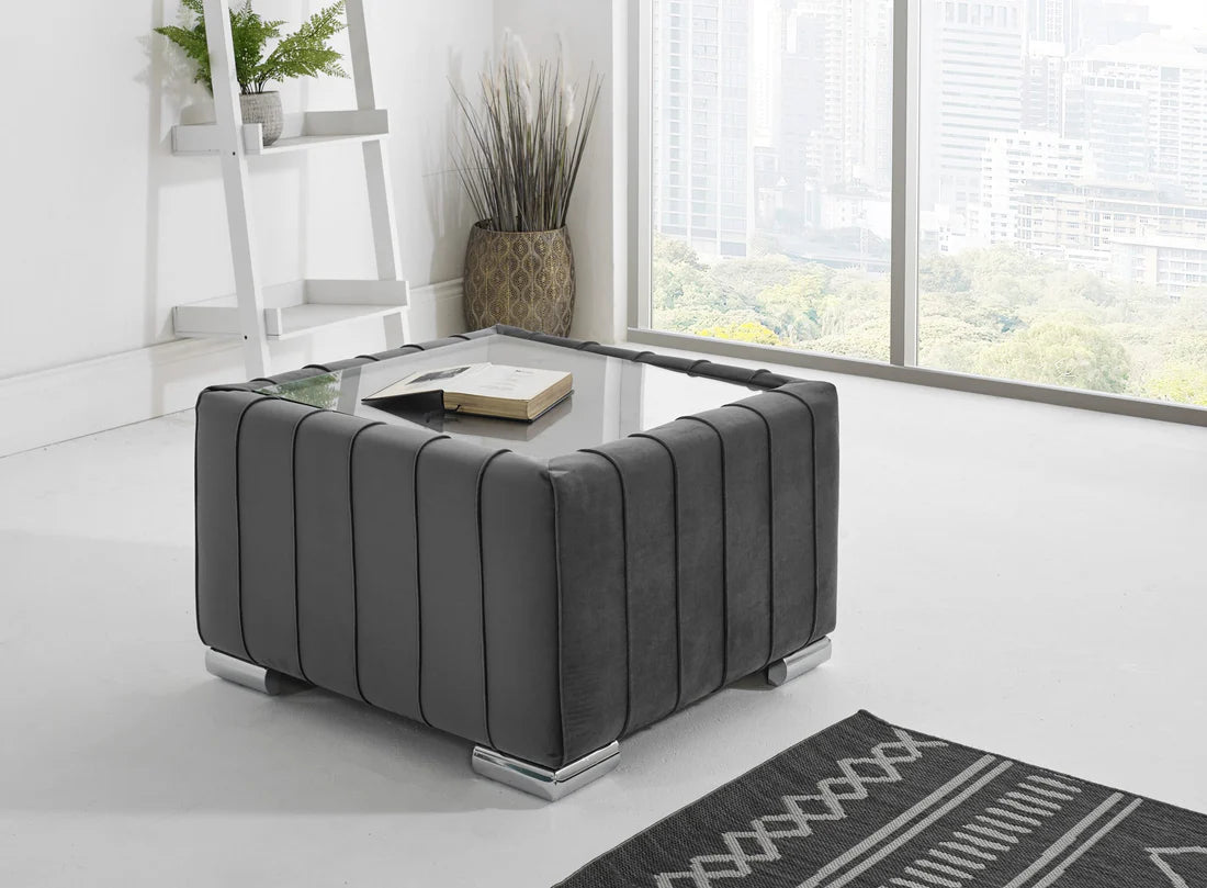 Layla Corner Fullback - 1c2 + Bolster / Buttoned Cushions