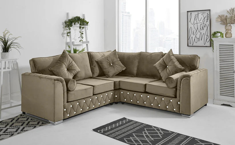 Malibu Corner Fullback - 2c2 + Diamonds+ Bolster / Buttoned Cushions