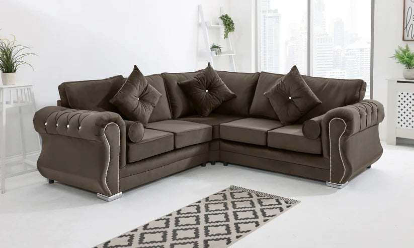 Venice Corner Fullback + Diamonds + Extra Cushions