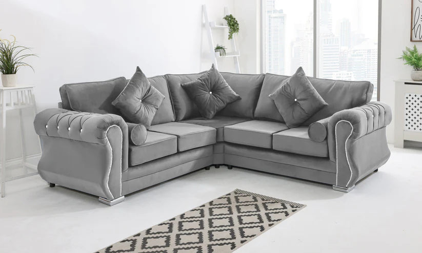 Venice Corner Fullback + Diamonds + Extra Cushions